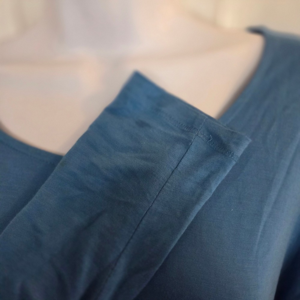 Vince Slate Blue Viscose Scoop Neck Long Sleeve Relaxed Top Womens Medium - Picture 2 of 6